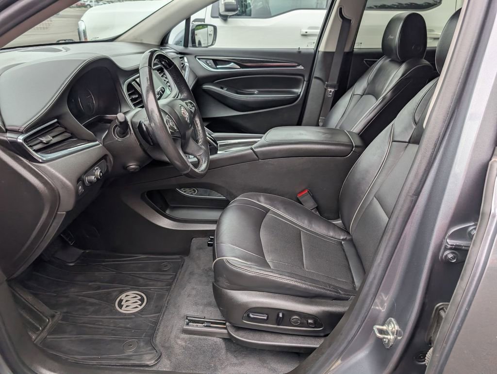Used 2021 Buick Enclave Avenir w/ Avenir Technology Package AWD/4WD image 11