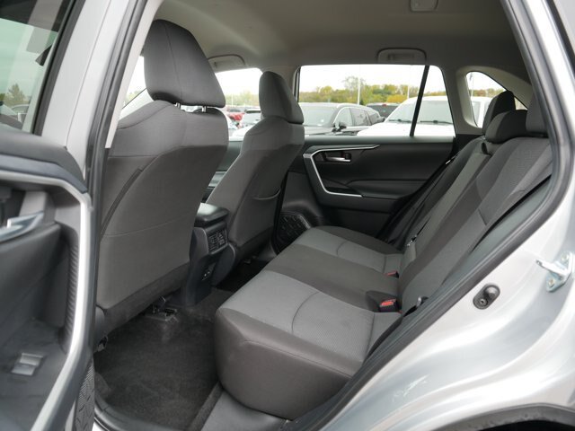 Used 2025 Toyota RAV4 XLE AWD/4WD image 16
