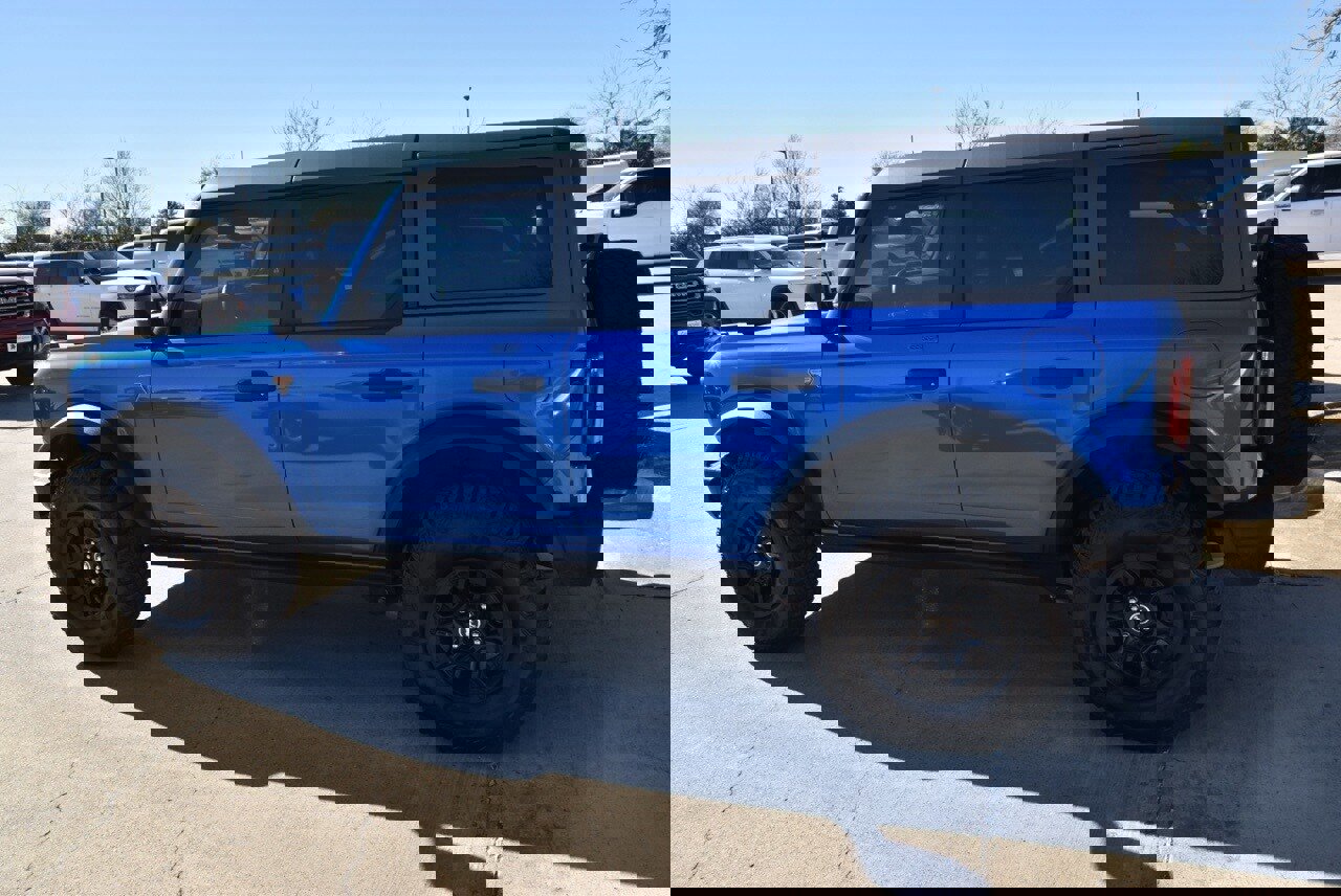 Certified 2023 Ford Bronco Badlands w/ Sasquatch Package image 3