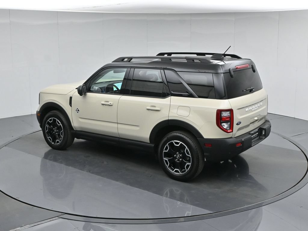 Certified 2025 Ford Bronco Sport Outer Banks w/ Outer Banks Tech Package+ AWD/4WD image 45