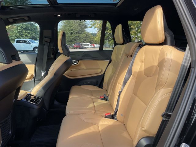 Used 2023 Volvo XC90 B6 Ultimate w/ Lounge Package AWD/4WD image 16