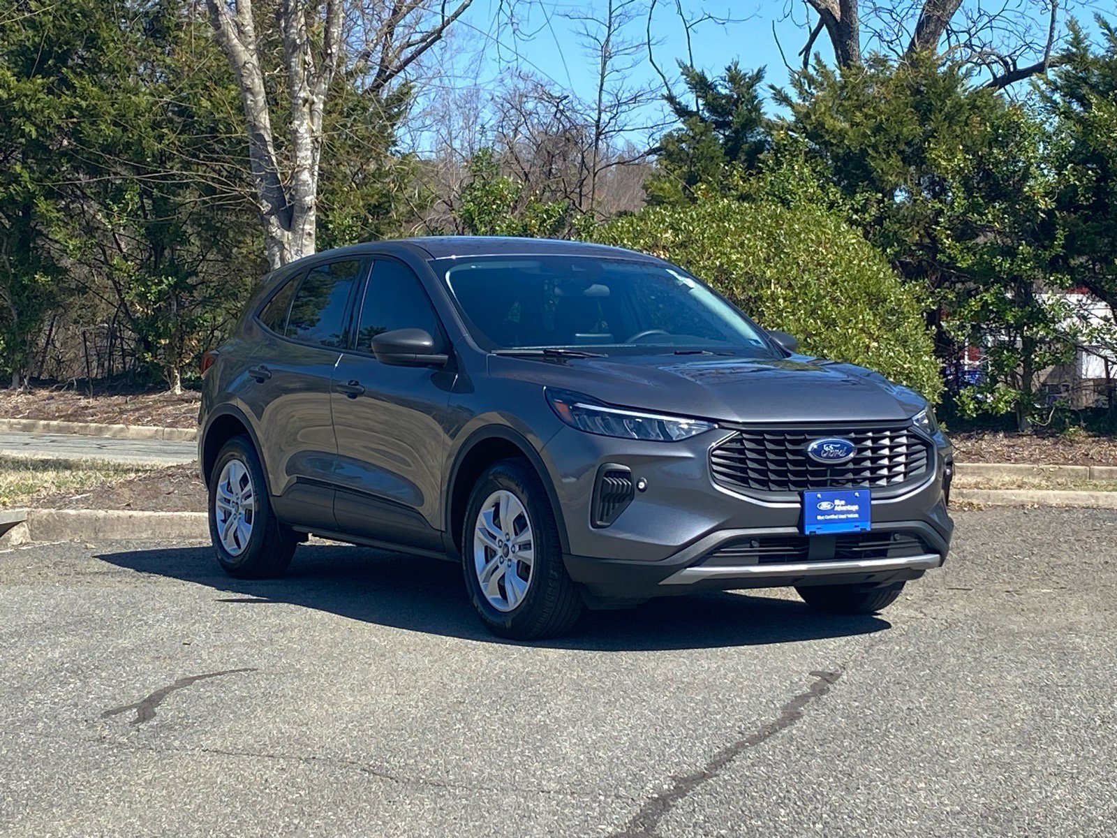 Certified 2023 Ford Escape Base image 2