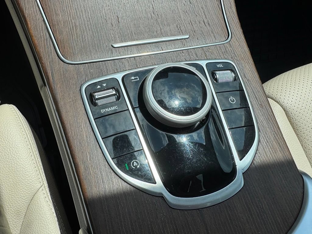Used 2021 Mercedes-Benz C 300 4MATIC Sedan image 33
