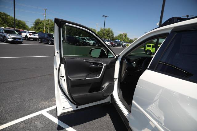 Used 2021 Toyota RAV4 Limited AWD/4WD image 18