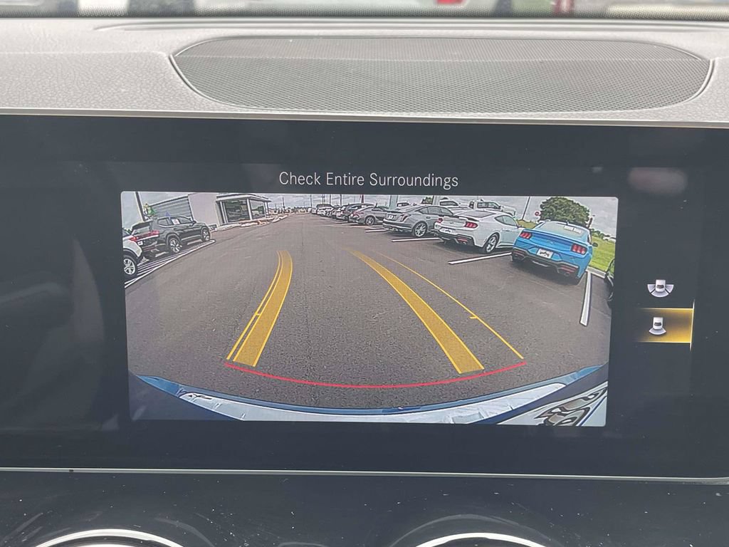 Used 2020 Mercedes-Benz GLB 250 4MATIC w/ Premium Package image 19