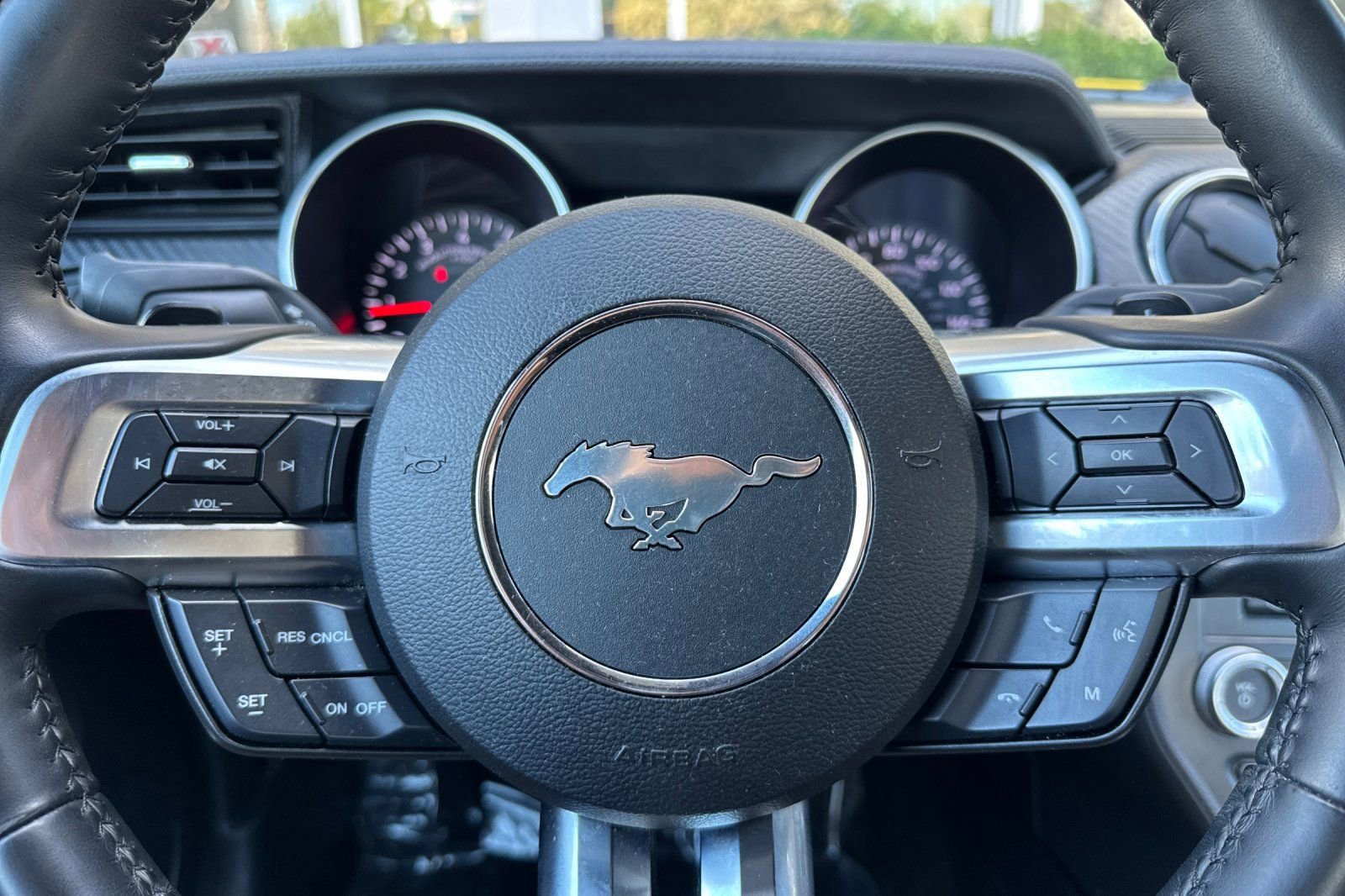 Certified 2018 Ford Mustang Coupe w/ Black Accent Pkg image 23