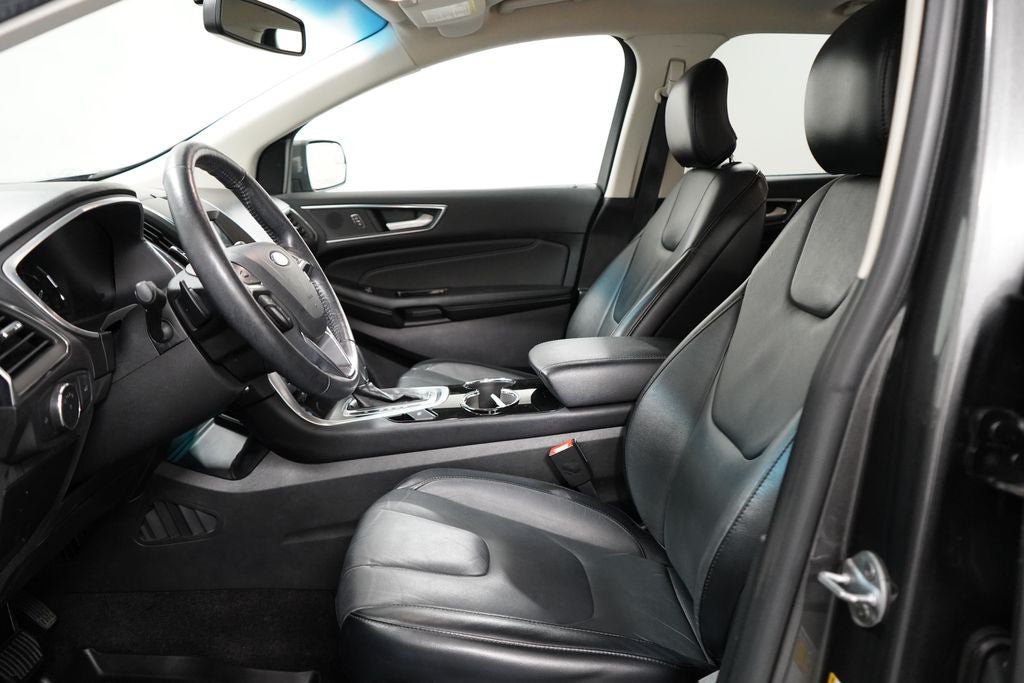 Certified 2018 Ford Edge Titanium w/ Technology Package FWD image 13