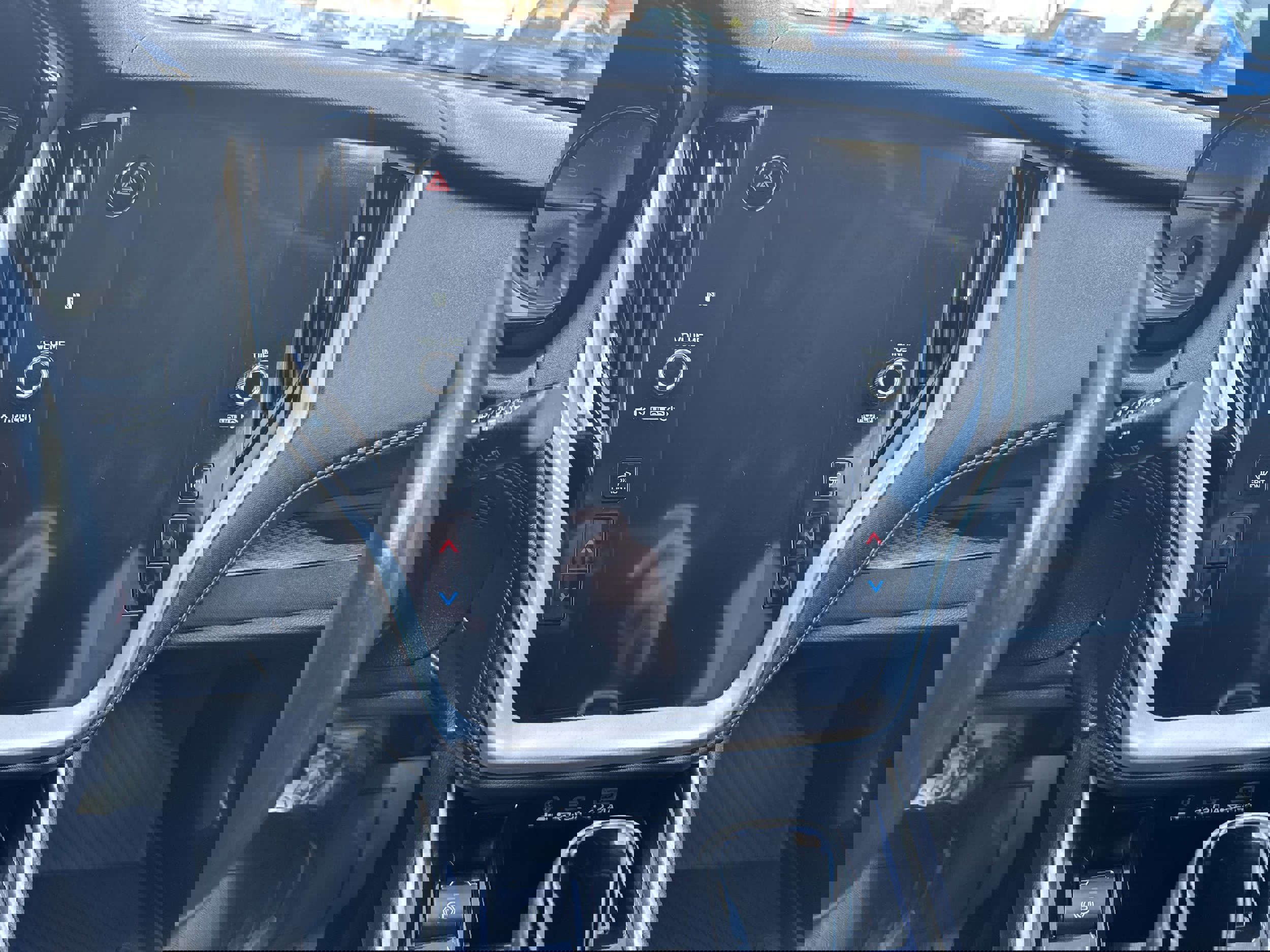 Used 2023 Subaru Outback Premium image 12