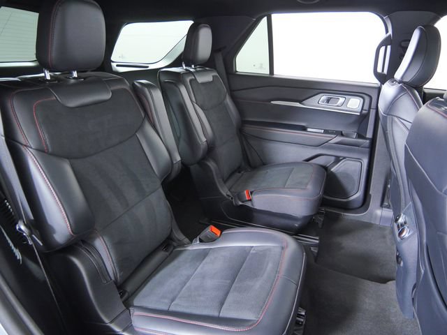 Certified 2026 Ford Explorer ST AWD/4WD image 16