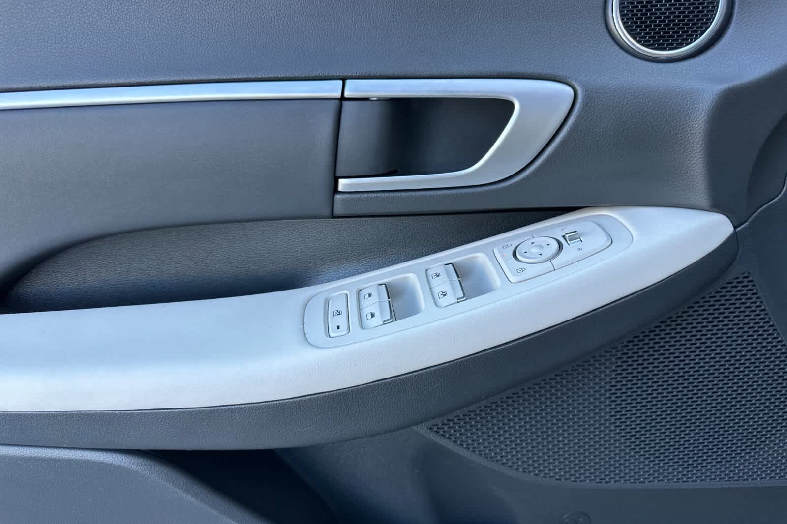 Used 2025 Hyundai Sonata SEL FWD image 12