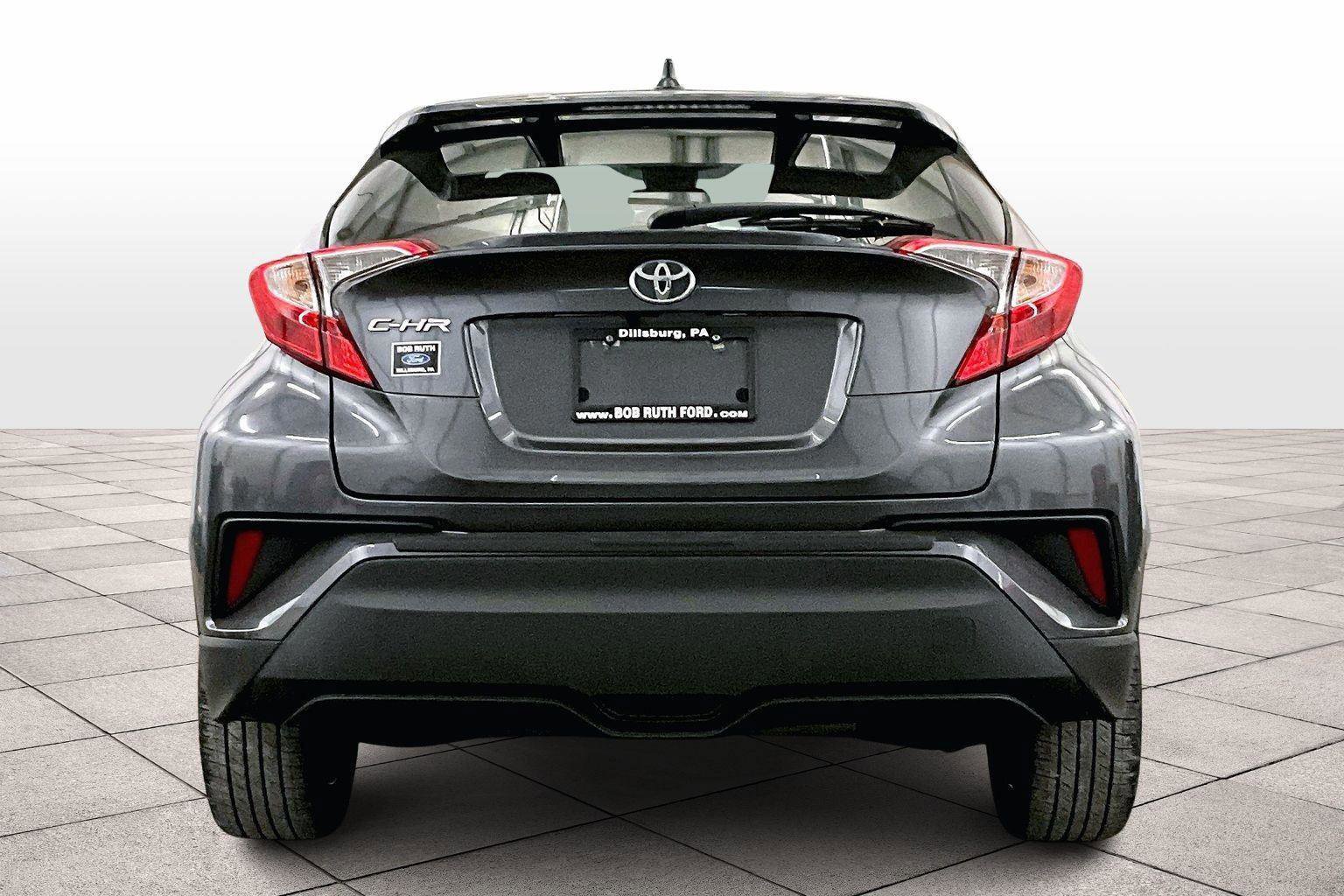 Used 2022 Toyota C-HR XLE image 2