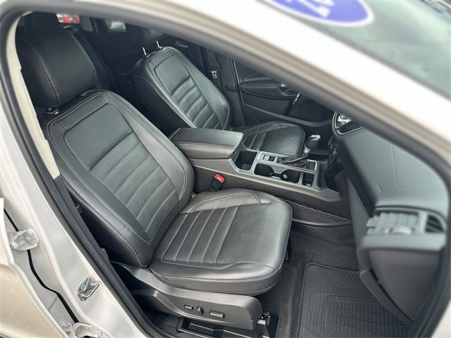 Certified 2017 Ford Escape Titanium w/ Equipment Group 301A image 28