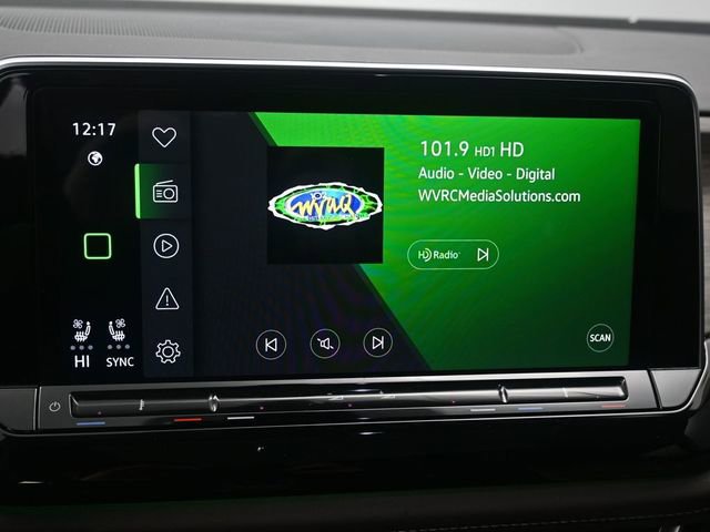 Used 2024 Volkswagen Atlas SEL AWD/4WD image 13
