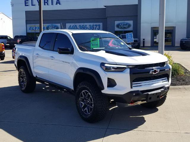 Used 2025 Chevrolet Colorado ZR2 w/ Technology Package AWD/4WD image 9