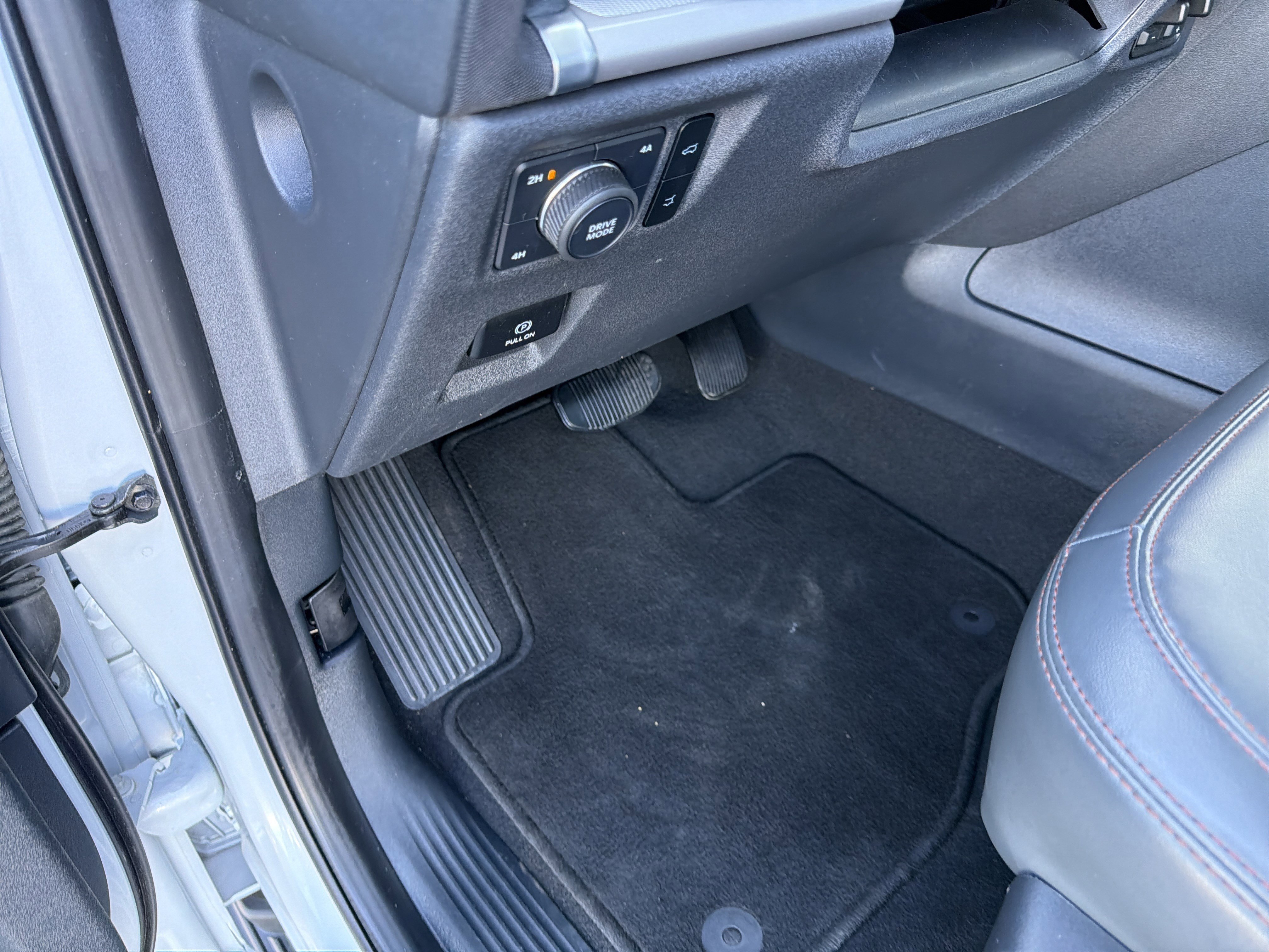 Certified 2025 Ford Expedition Active image 31