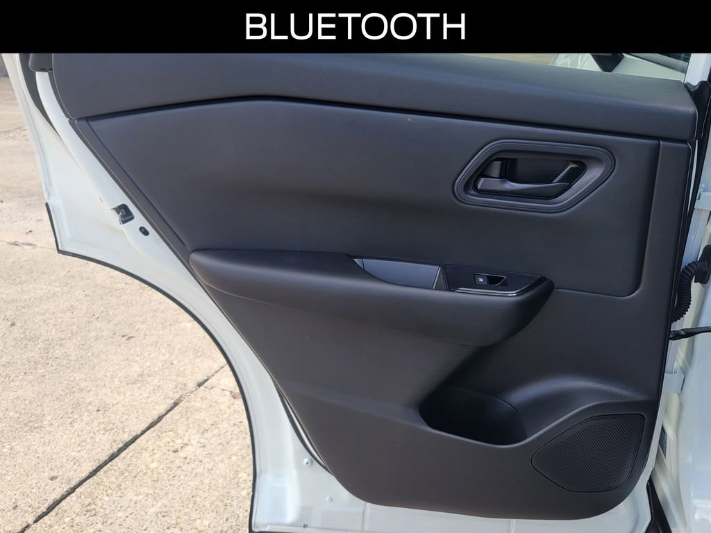 Used 2024 Nissan Rogue S FWD image 12