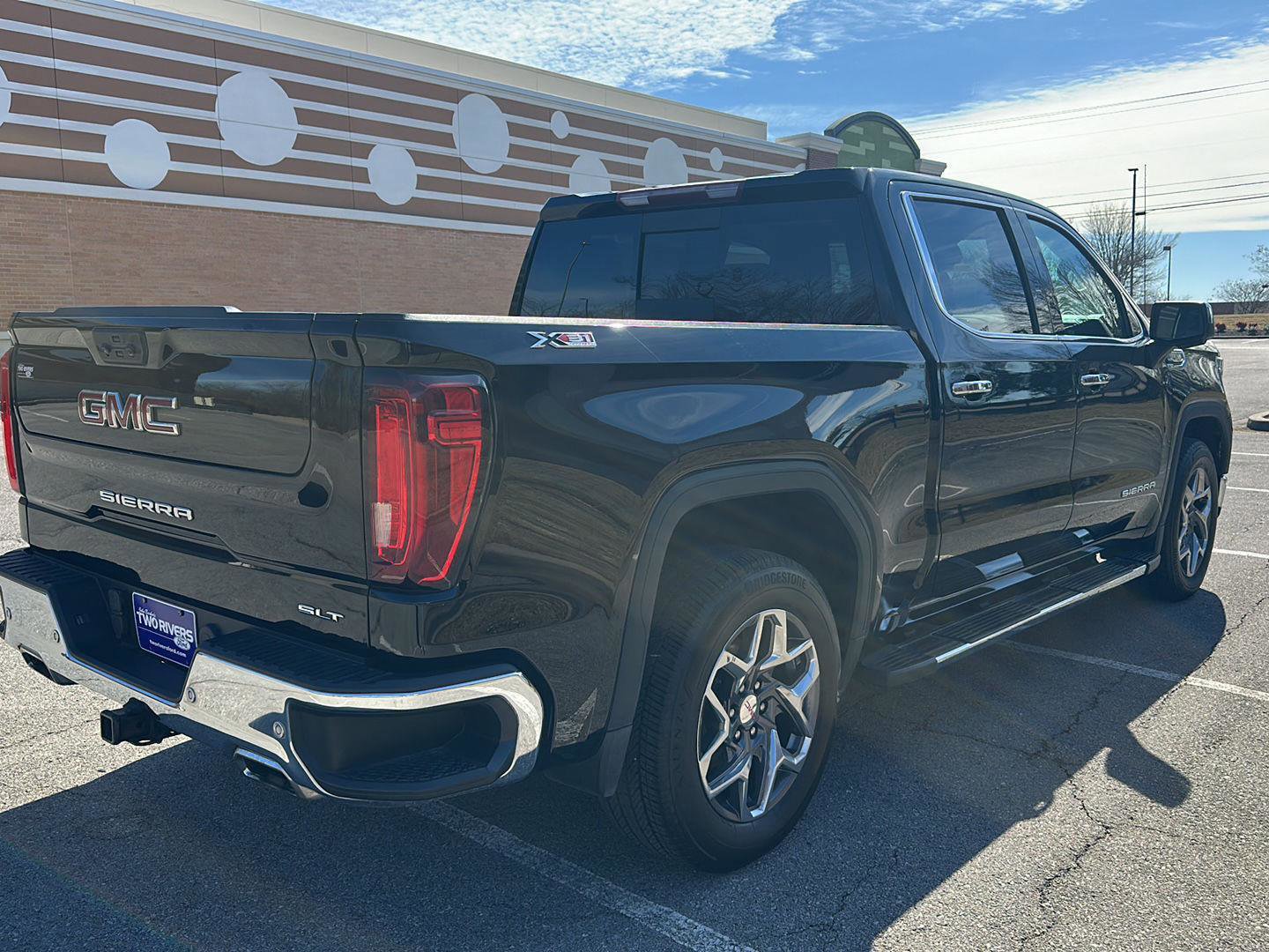 Used 2022 GMC Sierra 1500 SLT w/ SLT Premium Plus Package image 5