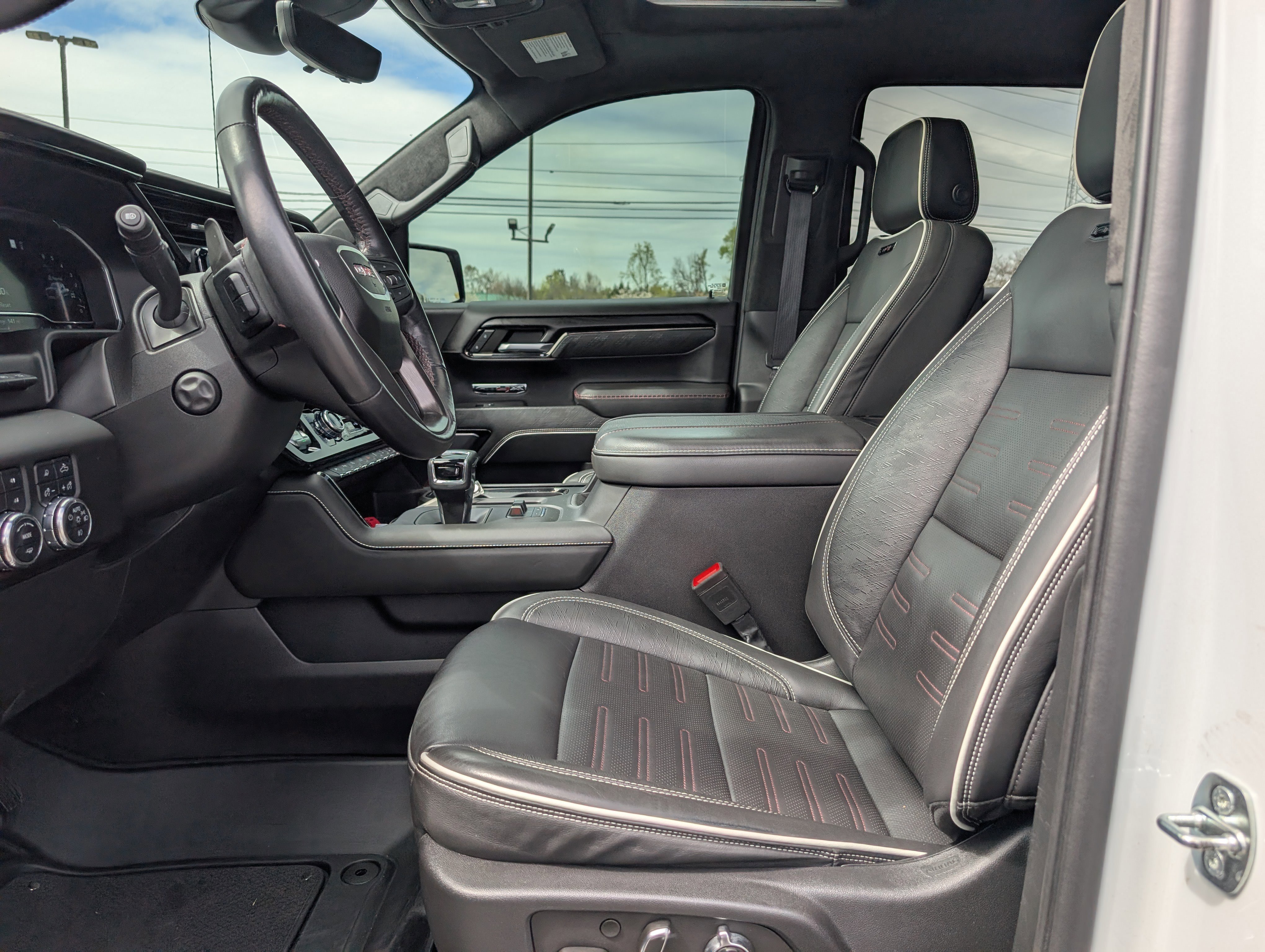 Used 2023 GMC Sierra 1500 AT4X image 18