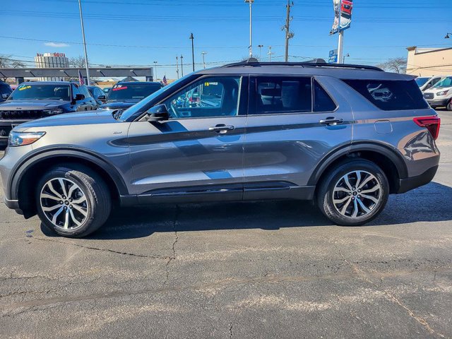 Certified 2023 Ford Explorer ST-Line image 4