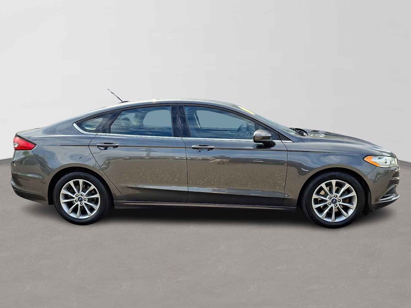 Certified 2017 Ford Fusion SE w/ Fusion SE Technology Package FWD image 7