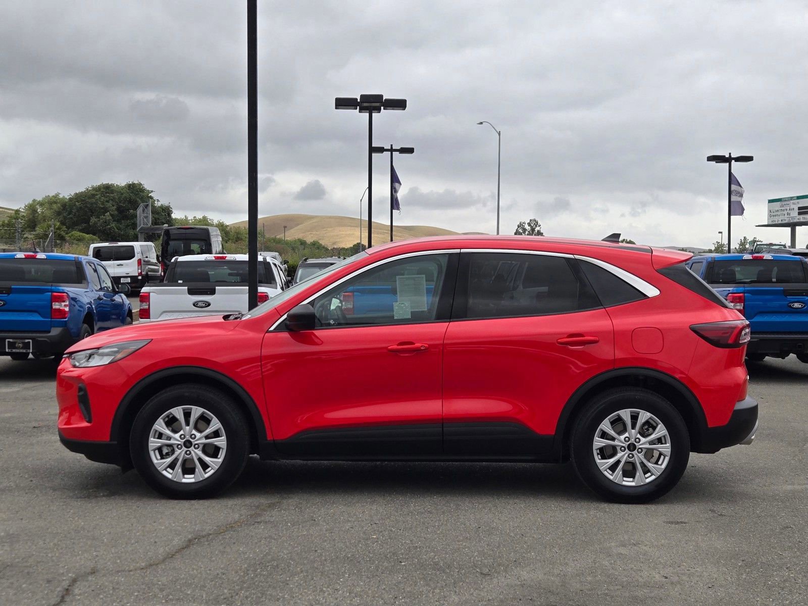 Certified 2024 Ford Escape Active FWD image 2