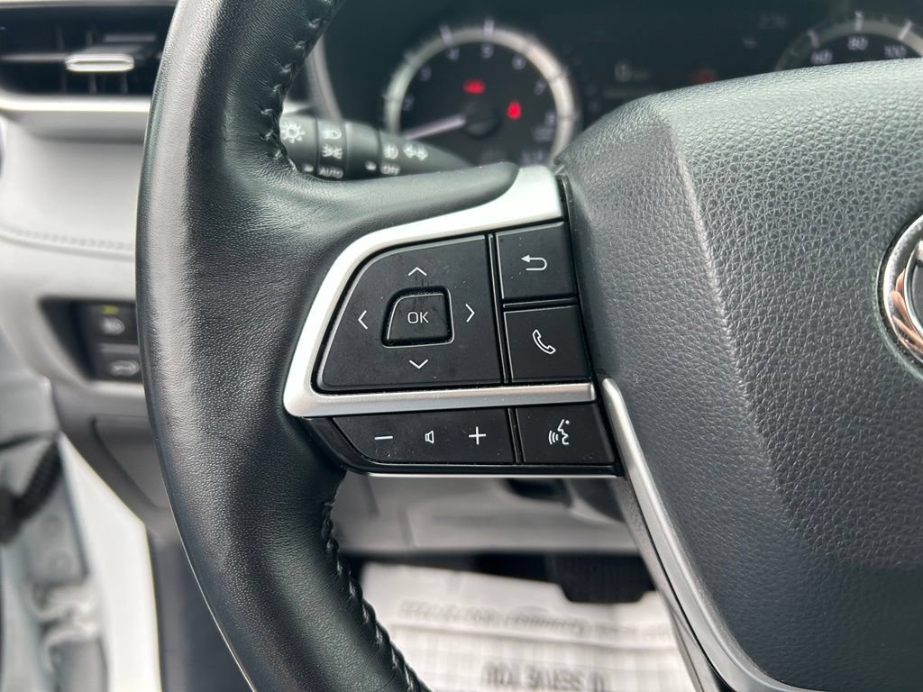 Used 2023 Toyota Highlander LE AWD/4WD image 20