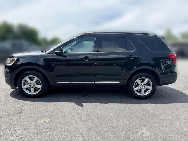 Certified 2018 Ford Explorer XLT FWD image 5