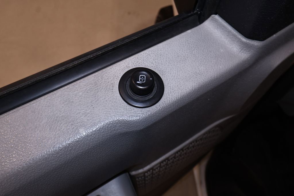Certified 2019 Ford E-450 and Econoline 450 Super Duty w/ Power Windows & Locks Group RWD image 17