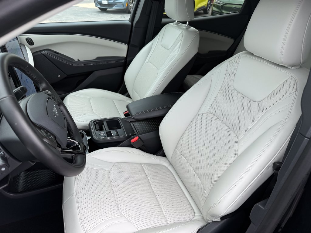 Certified 2025 Ford Mustang Mach-E Premium AWD/4WD image 17