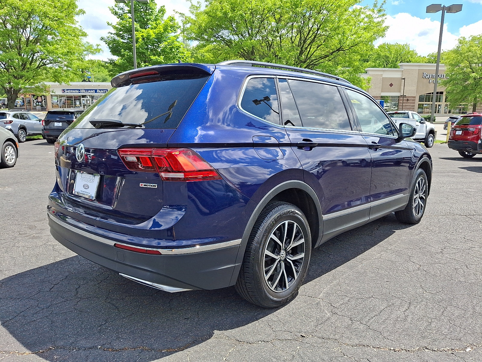 Used 2021 Volkswagen Tiguan SE w/ Panoramic Sunroof Package AWD/4WD image 6