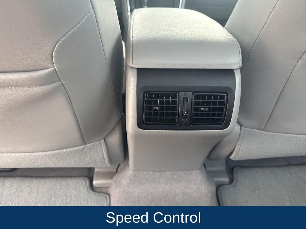 Used 2017 Toyota Camry XLE image 18