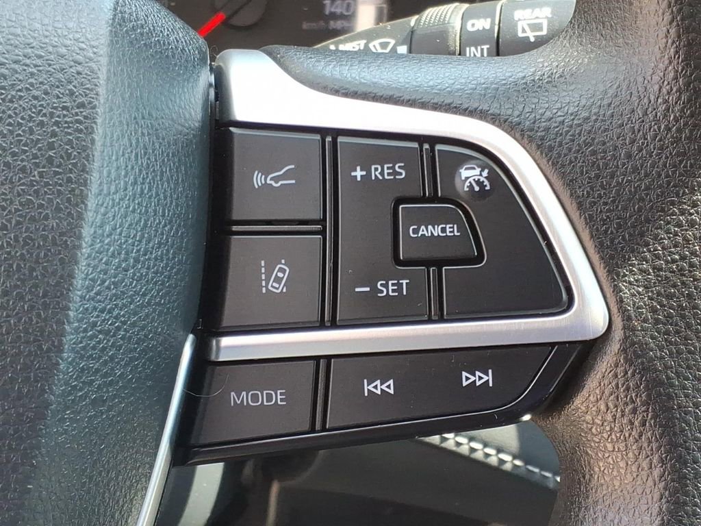 Used 2022 Toyota Highlander L AWD/4WD image 27