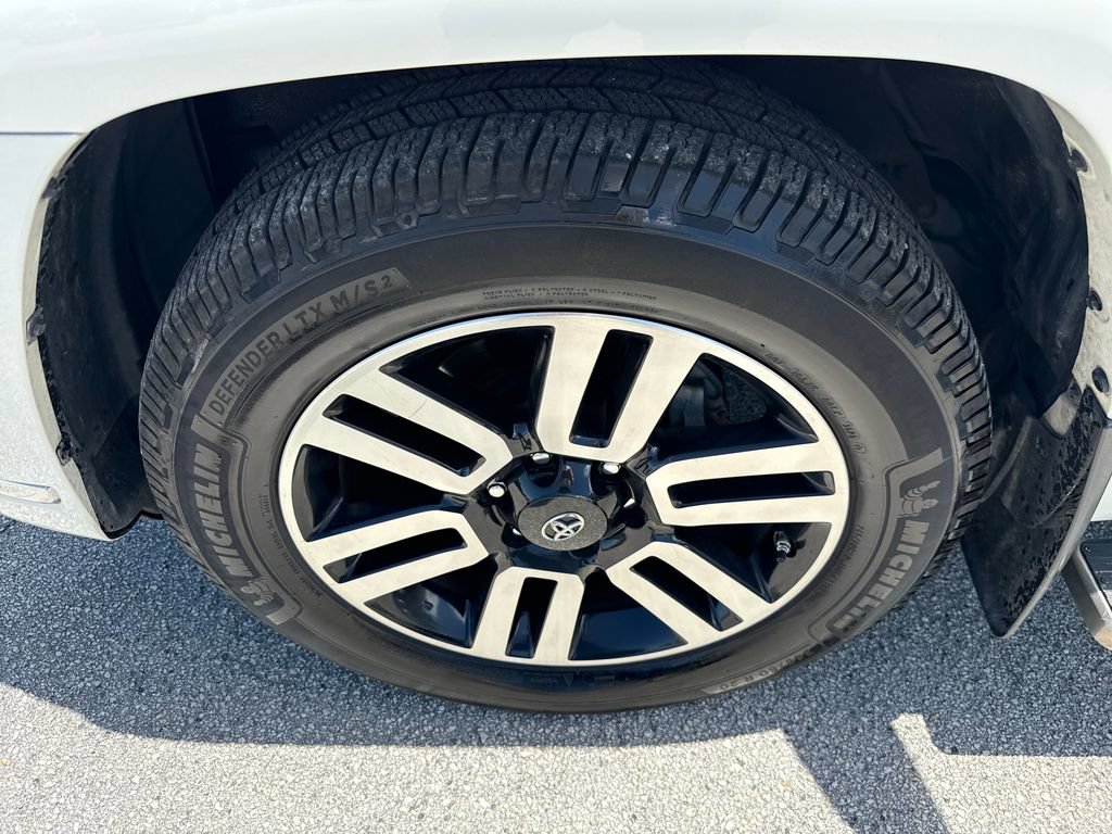 Used 2021 Toyota 4Runner Limited AWD/4WD image 13