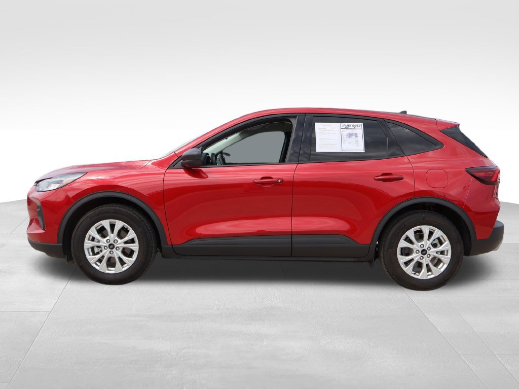 Certified 2025 Ford Escape Active w/ Cold Weather Package FWD image 2