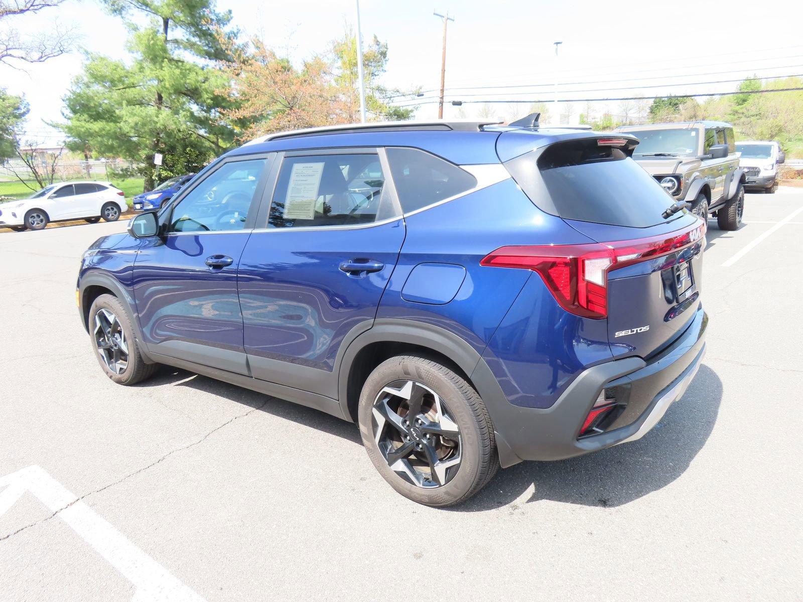 Used 2024 Kia Seltos EX image 4