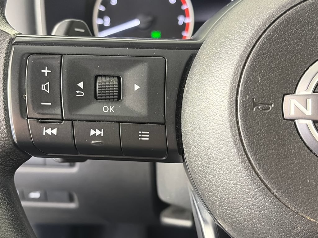 Used 2024 Nissan Rogue SV AWD/4WD image 17