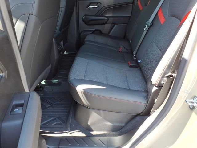 Used 2023 Chevrolet Colorado Z71 w/ Z71 Convenience Package 2 image 18