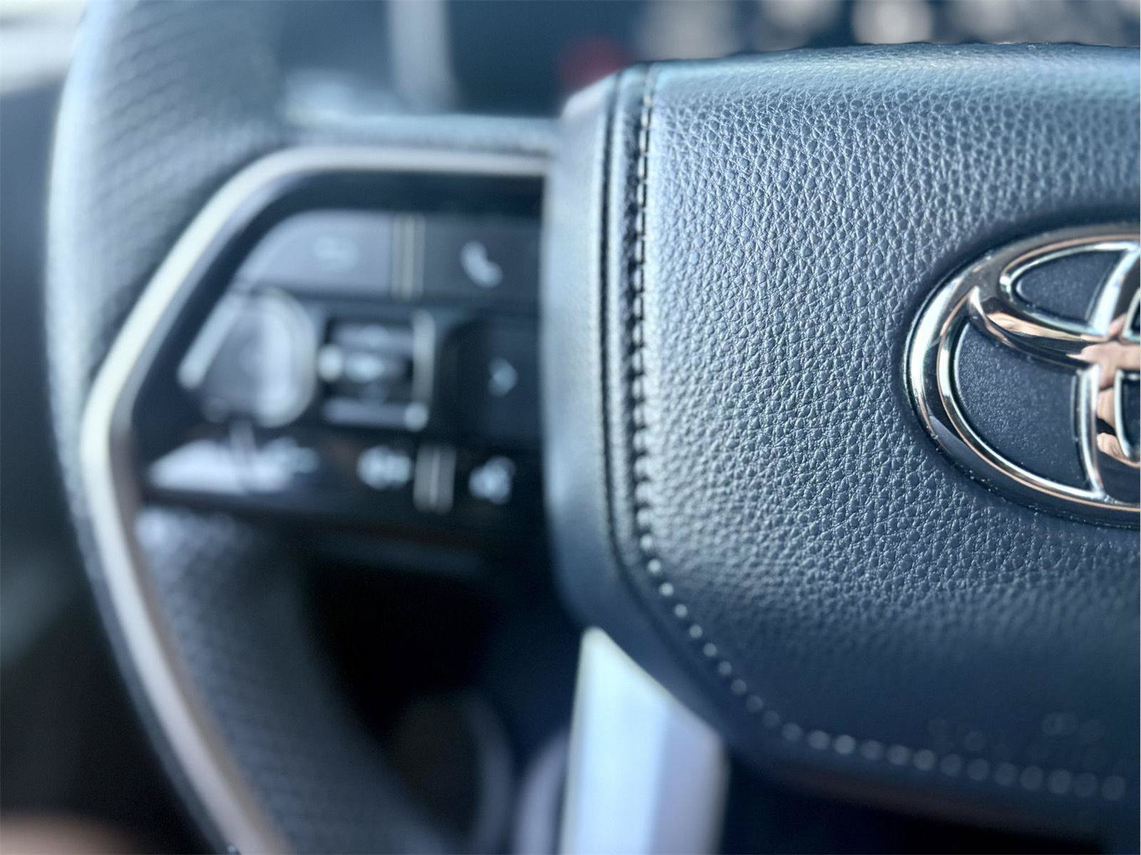 Used 2023 Toyota Tundra Limited AWD/4WD image 21