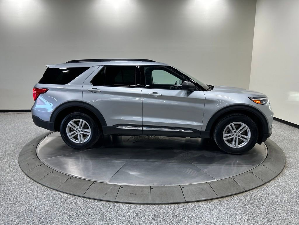 Certified 2024 Ford Explorer XLT w/ Equipment Group 202A AWD/4WD image 7