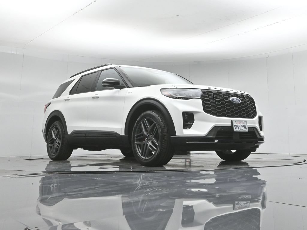 Certified 2025 Ford Explorer ST-Line w/ Premium Package RWD image 50