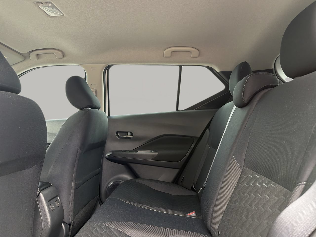 Used 2024 Nissan Kicks SV FWD image 16