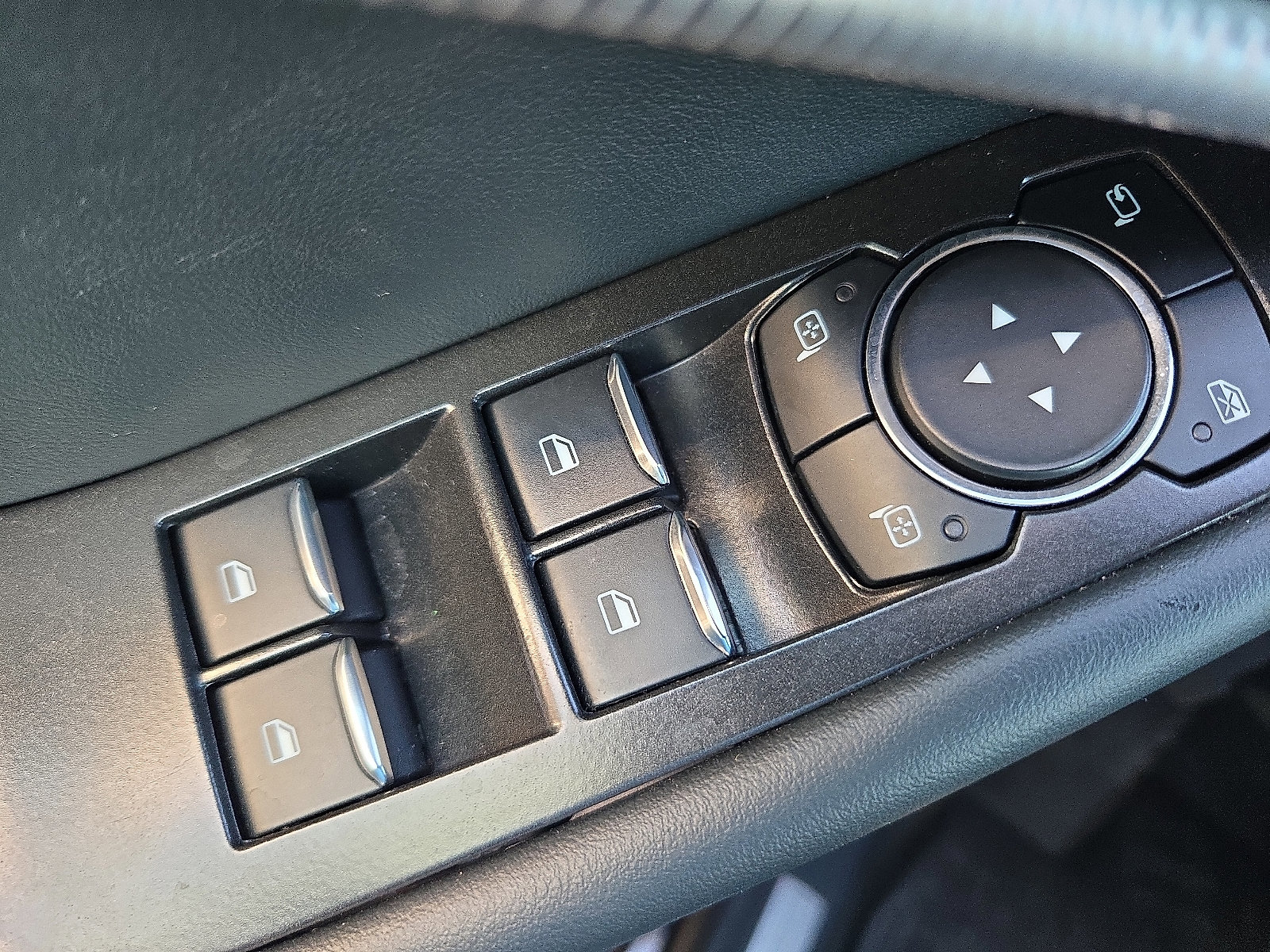 Certified 2025 Ford Explorer ST-Line w/ Premium Package image 9