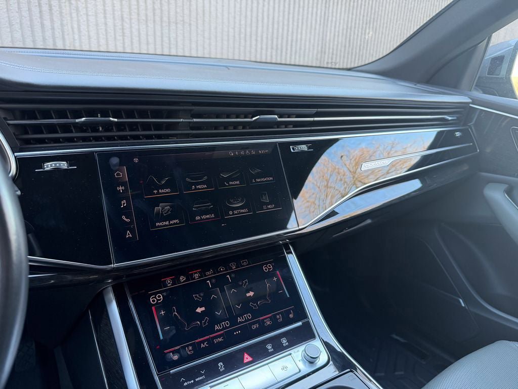 Used 2019 Audi Q8 Prestige w/ Towing Package AWD/4WD image 41