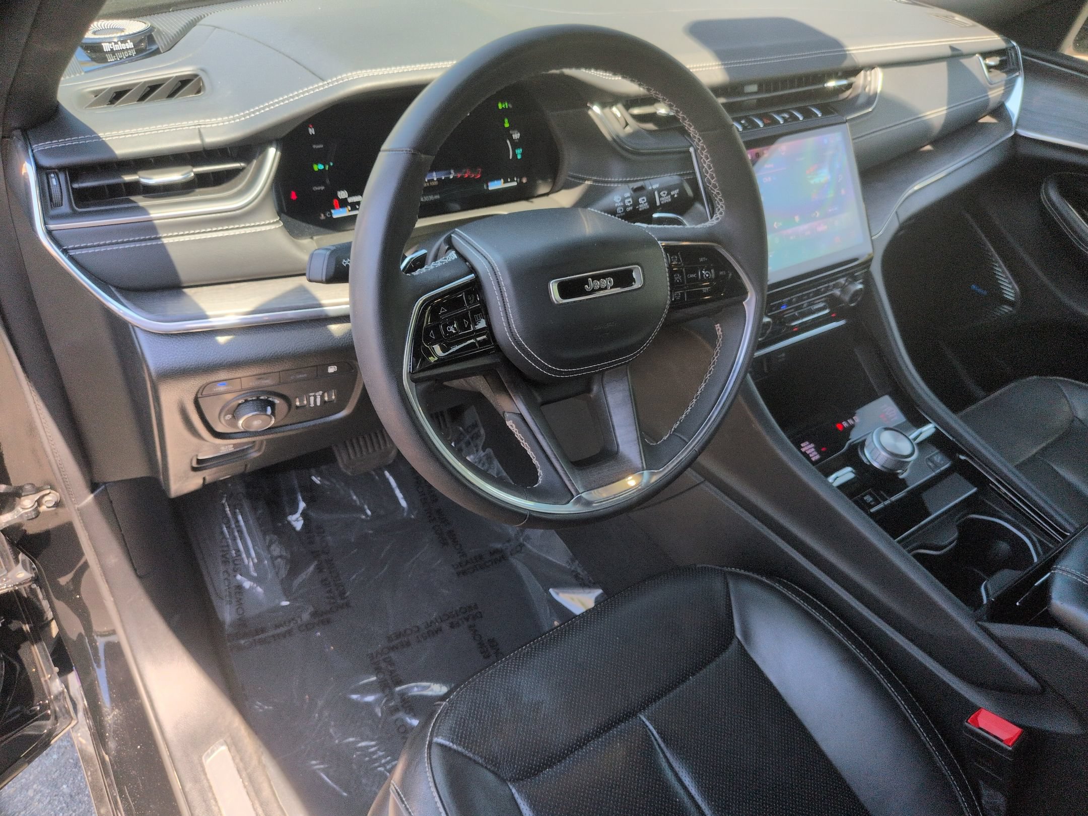 Used 2023 Jeep Grand Cherokee Overland AWD/4WD image 17