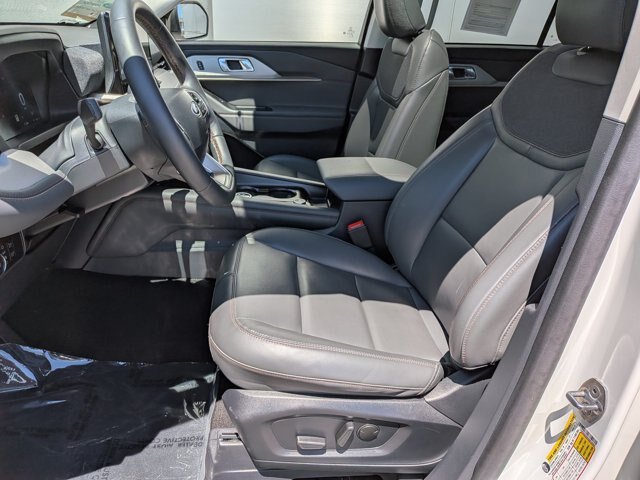 Certified 2025 Ford Explorer Active w/ Active Comfort Package AWD/4WD image 15