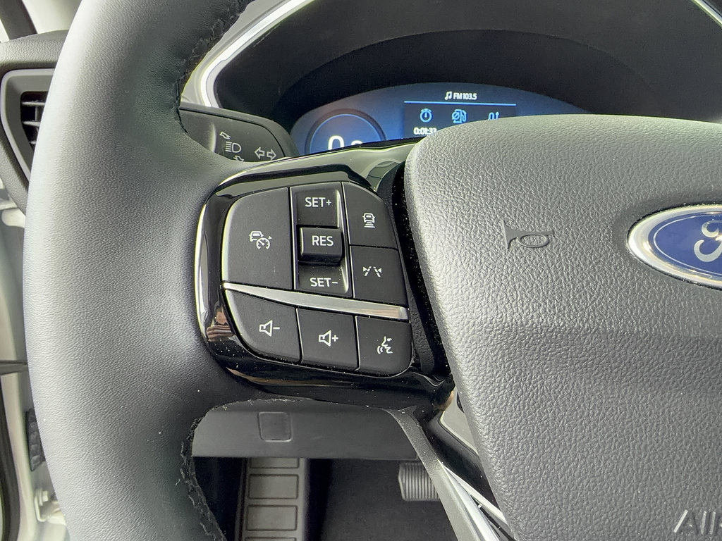 Certified 2024 Ford Escape Platinum AWD/4WD image 25