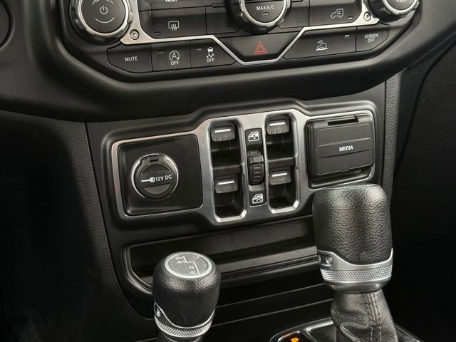 Used 2022 Jeep Gladiator Sport AWD/4WD image 25