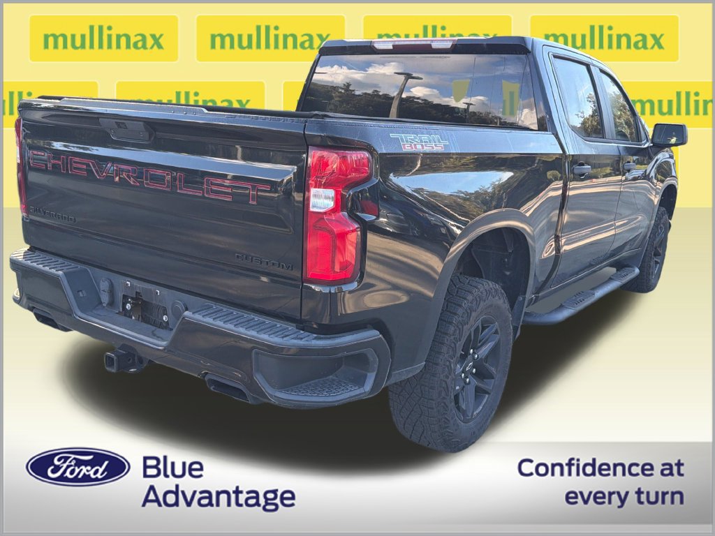 Used 2021 Chevrolet Silverado 1500 Custom Trail Boss w/ Midnight Edition AWD/4WD image 4