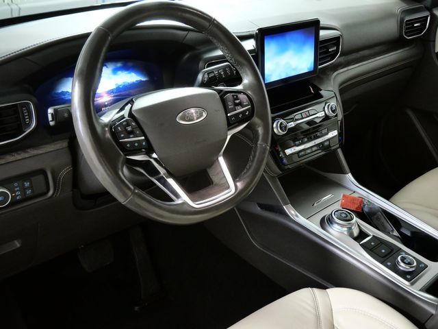 Certified 2021 Ford Explorer Platinum w/ Equipment Group 601A AWD/4WD image 3