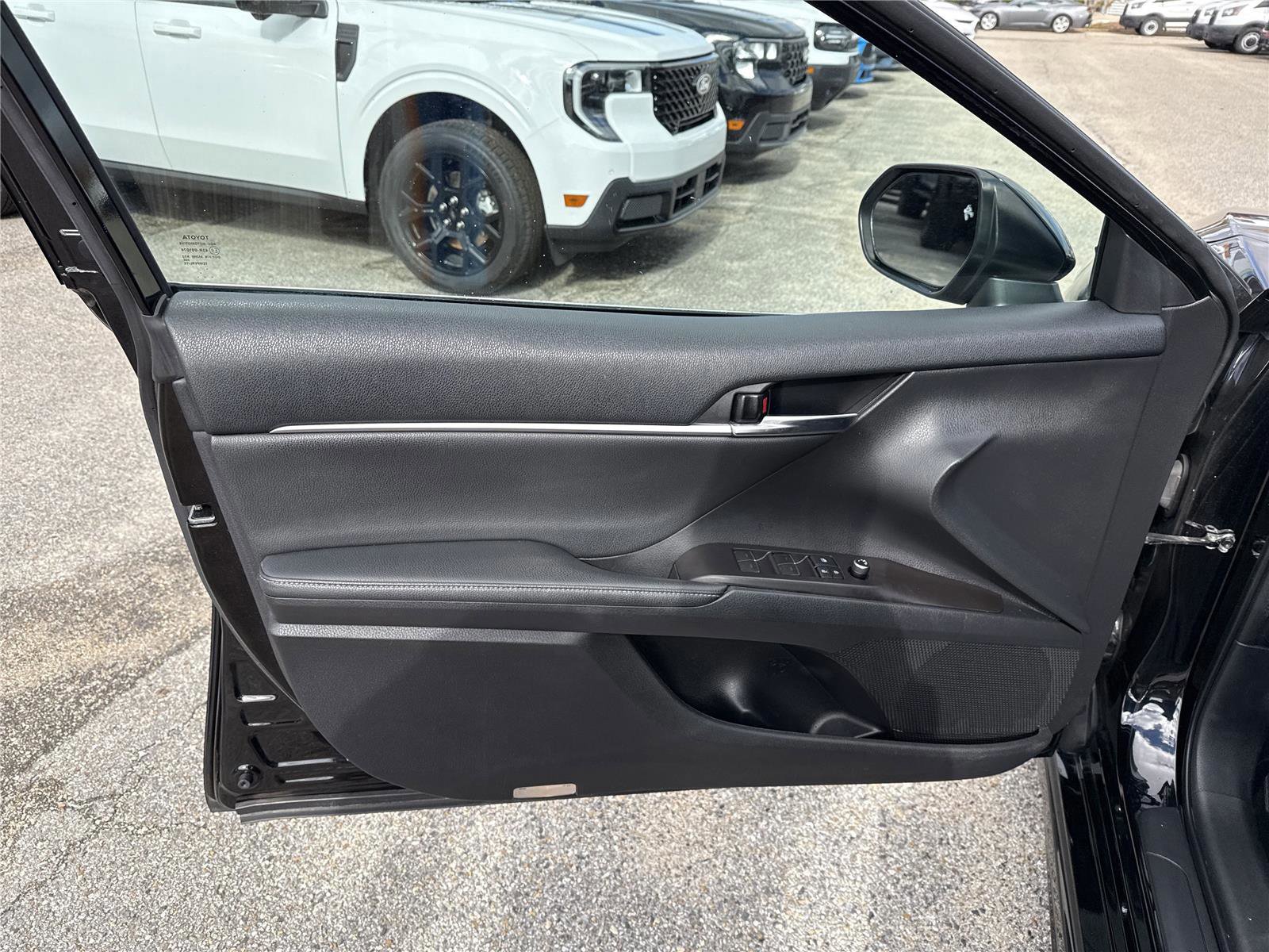 Used 2021 Toyota Camry XSE image 22